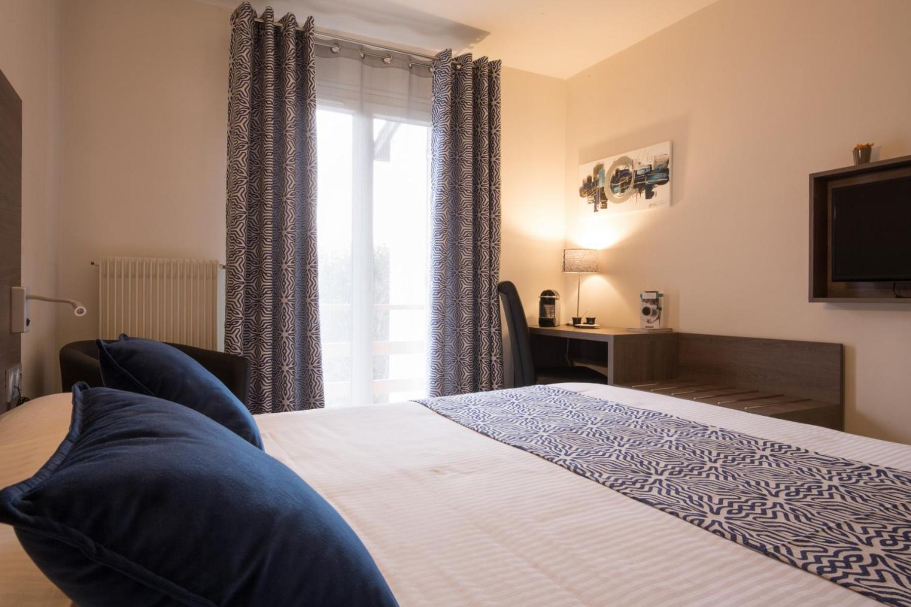 Logis Hotel Le Petit Casset La Boisse Rom bilde
