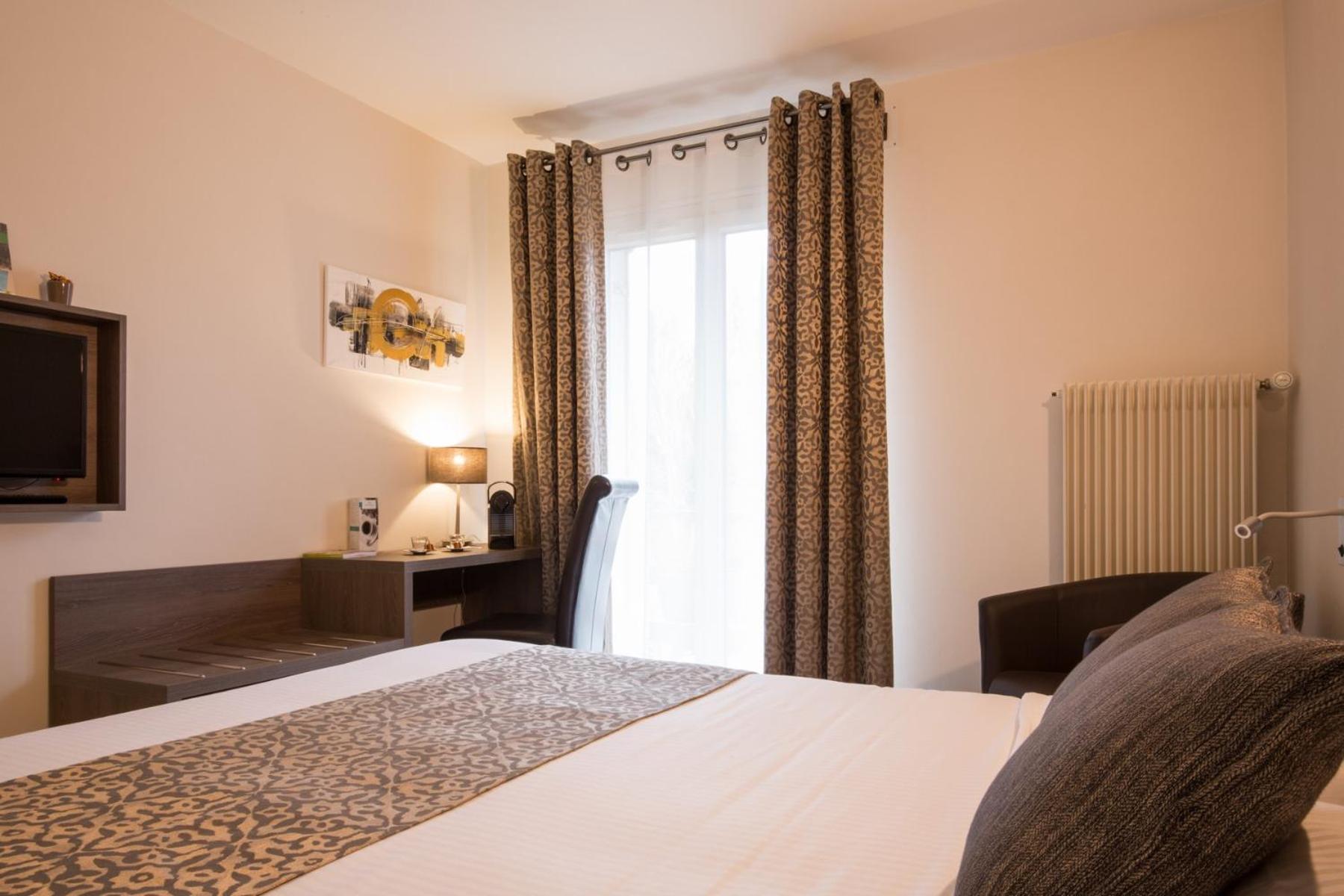 Logis Hotel Le Petit Casset La Boisse Rom bilde