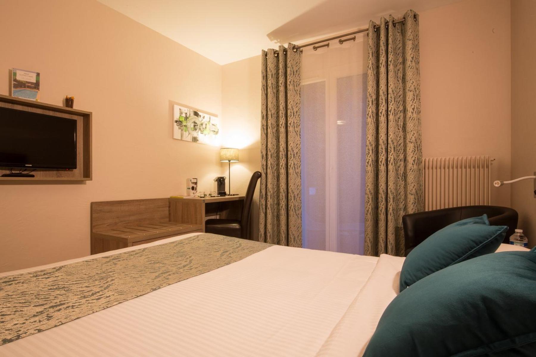 Logis Hotel Le Petit Casset La Boisse Rom bilde