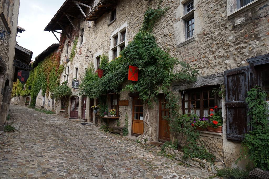 Logis Hotel Le Petit Casset La Boisse Eksteriør bilde