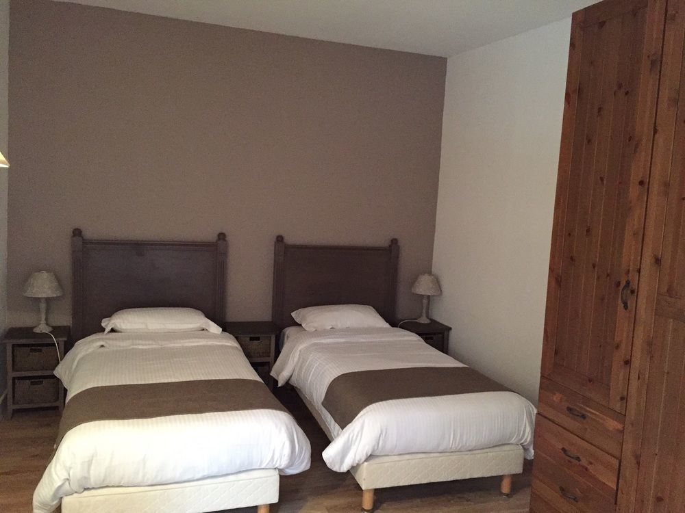 Logis Hotel Le Petit Casset La Boisse Eksteriør bilde