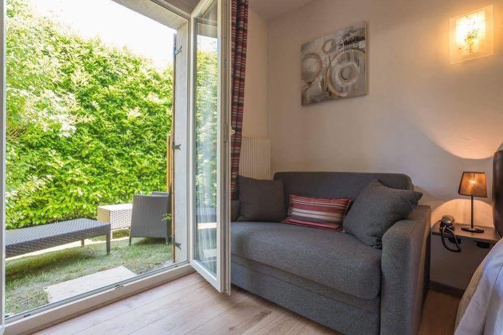 Logis Hotel Le Petit Casset La Boisse Eksteriør bilde