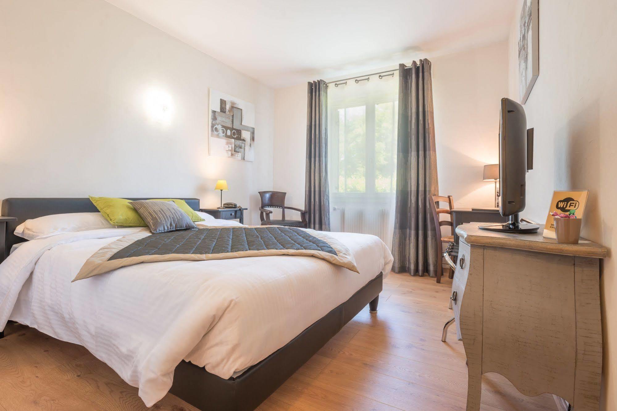 Logis Hotel Le Petit Casset La Boisse Eksteriør bilde