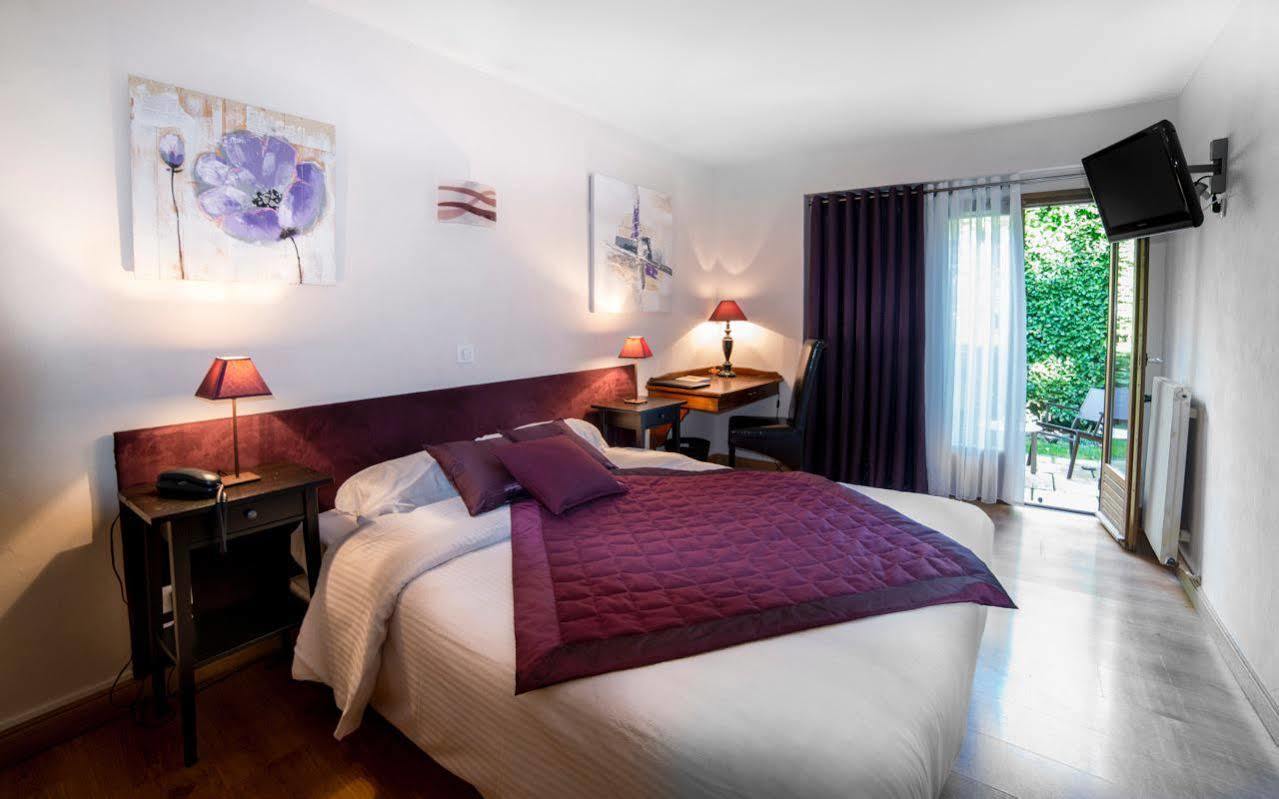 Logis Hotel Le Petit Casset La Boisse Eksteriør bilde