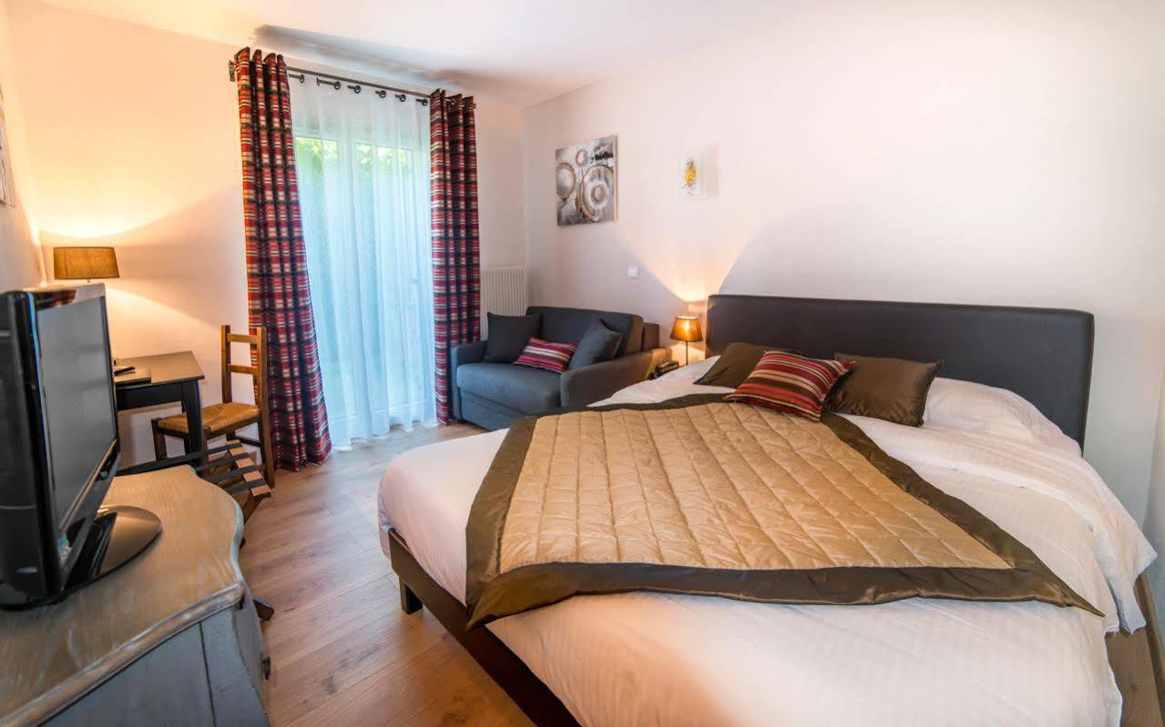 Logis Hotel Le Petit Casset La Boisse Eksteriør bilde