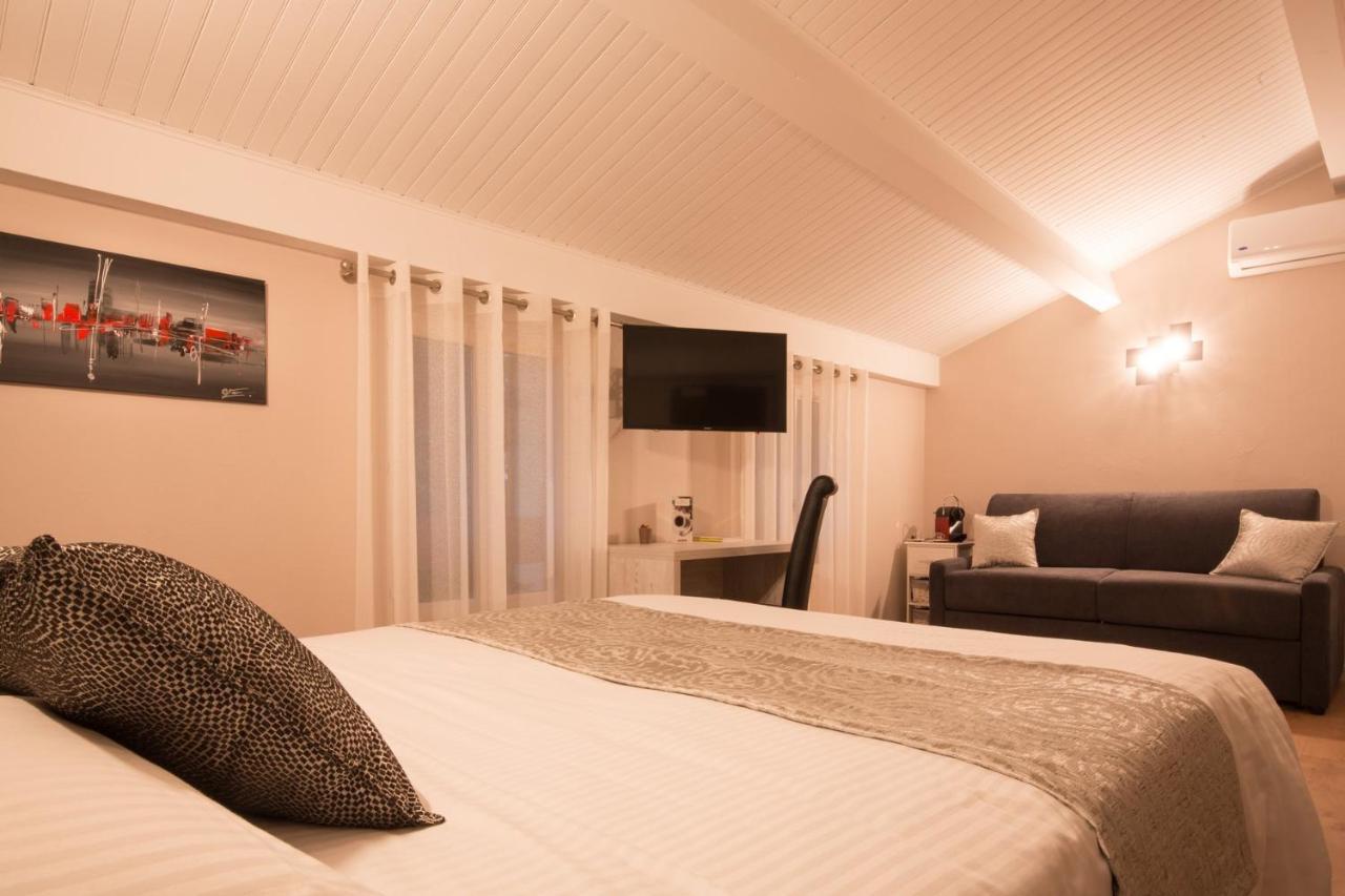 Logis Hotel Le Petit Casset La Boisse Eksteriør bilde